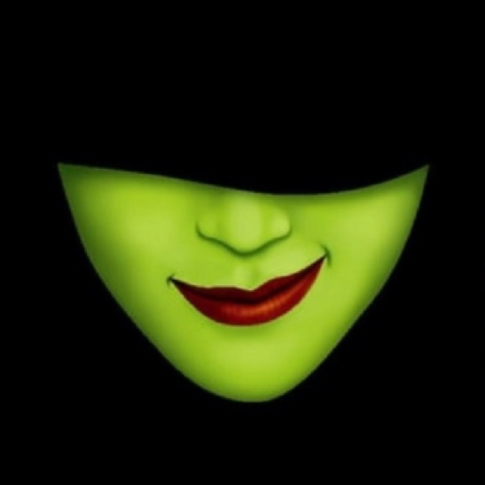 Like This Listing To Be Notified When I’m On Or For Any Updates #mamameow 💚 - Picture 1 of 14